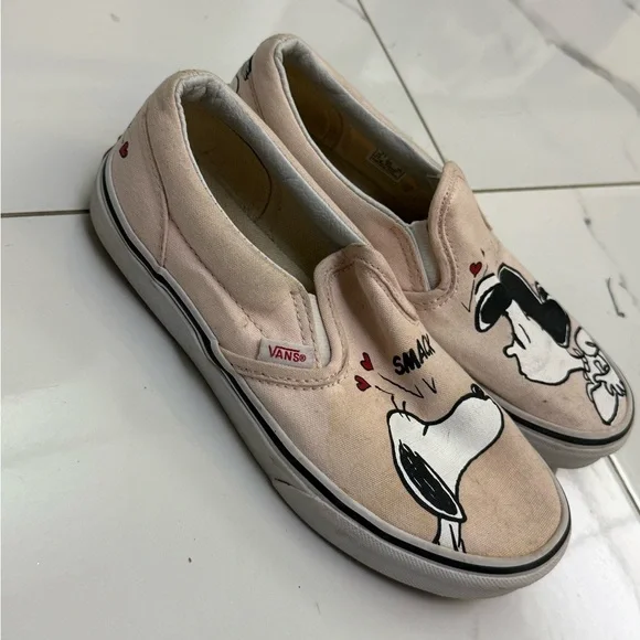 Vans Kids Pink Snoopy and Lucy Slip-On Shoes Size 3.5 - Picture 2 of 5